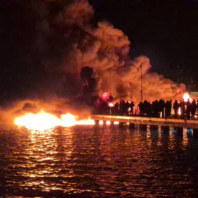 Bodrum'da milyonluk tekneler alev alev yanıyor