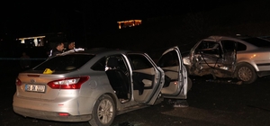 Otomobil, park halindeki araca çarptı: 1’i ağır, 5 yaralı