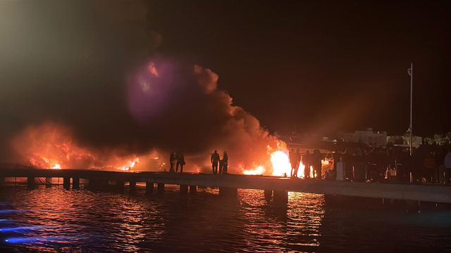 Bodrum'da marinada çıkan yangında 8 motoryat alev alev yandı