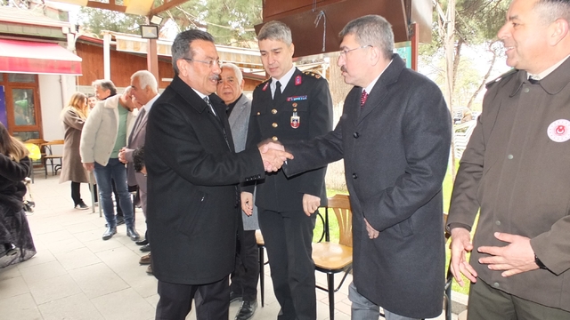 Burhaniye'de bayramlaşma töreni düzenlendi