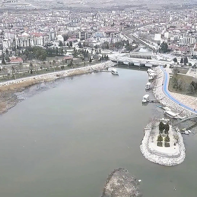 Beyşehir Gölü eski günlerini arıyor
Çekilen dron görüntüleri de çarpıcı dur...