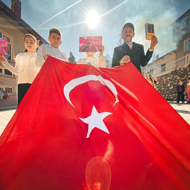 Milli Mücadele ruhunu en etkileyici kareye sığdırdı