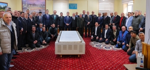 Bayburt'ta mahalle odasında bayramlaşma programı düzenlendi