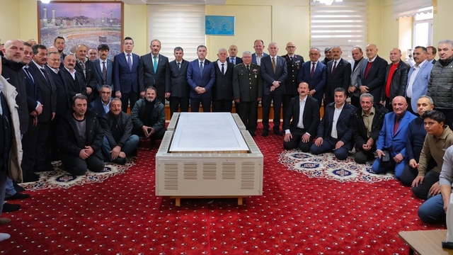 Bayburt'ta mahalle odasında bayramlaşma programı düzenlendi