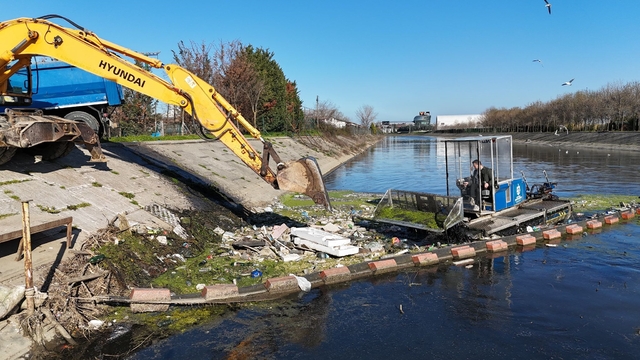 Kocaeli'de 12 metreküp atık denize ulaşmadan toplandı
