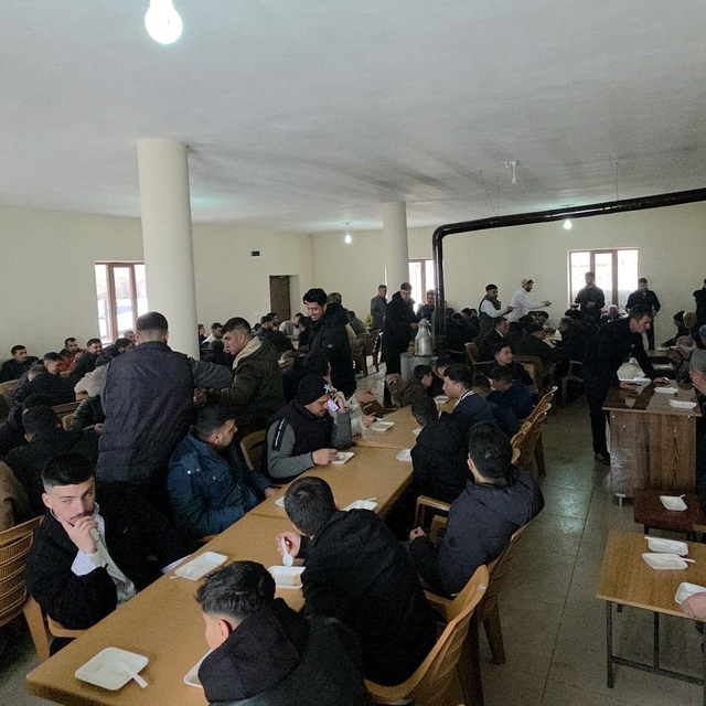 Ahlat'ta bayram geleneği yaşatılıyor: Halise yemeği aynı sofrada buluşturuy...