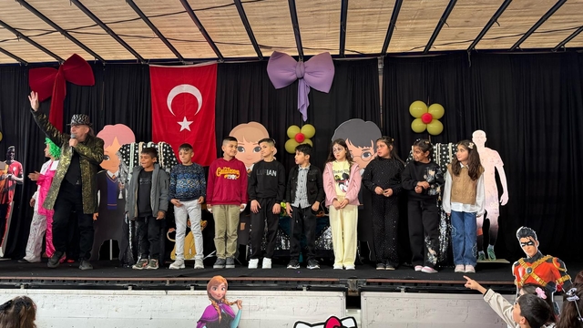 Antalya'da çocuklar için bayram şenliği düzenlendi