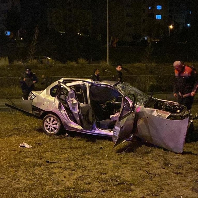 Yozgat'ta devrilen otomobildeki 1 kişi öldü, 1 kişi yaralandı