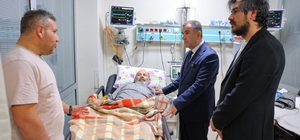 Hastanede tedavi gören vatandaşlara bayram ziyareti