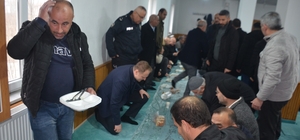 Bulanık'ta bayram geleneği yaşatılıyor Halise yemeğiyle binlerce kişiye ikram edildi