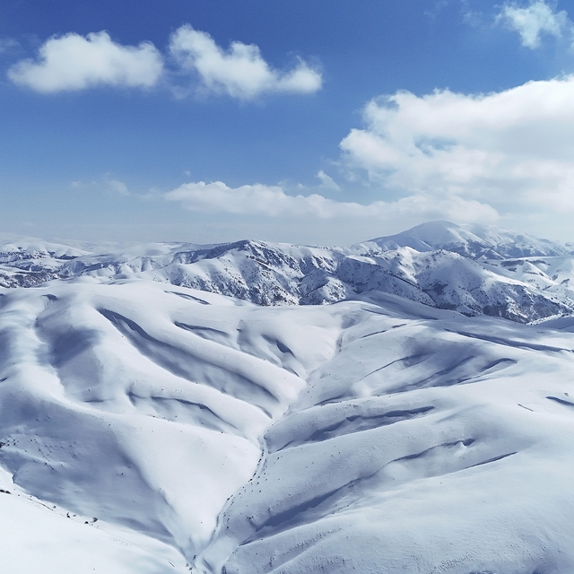 Bayburt'un yüksek kesimlerinde kar kalınlığı 2 metreyi aştı