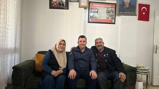 Jandarmadan şehit ve gazi ailelerine bayram ziyareti