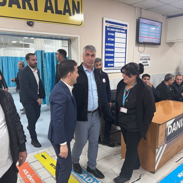 Başkan Aküzüm bayramda çalışanlarla bir araya geldi