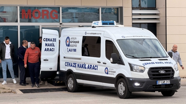 Alkollü iş yeri sahibi, tartıştığı müşteriyi öldürdü (2)