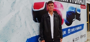 Bariyerlere çarpan otomobilin sürücüsü Emirhan öldü