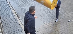 Kavgada eline geçirdiği varil, parke taşı ve masayı karşı tarafın üzerine attı
