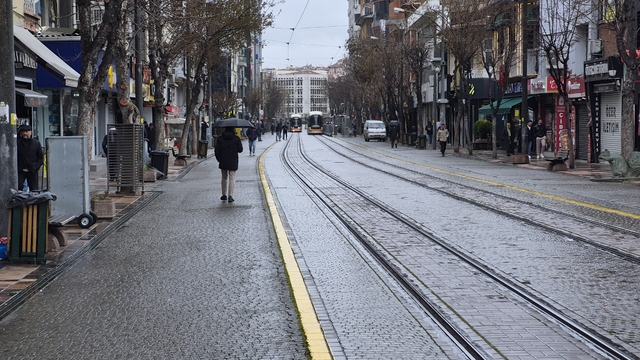 Bayramın 2'nci günü kent meydanı sessizliğe büründü