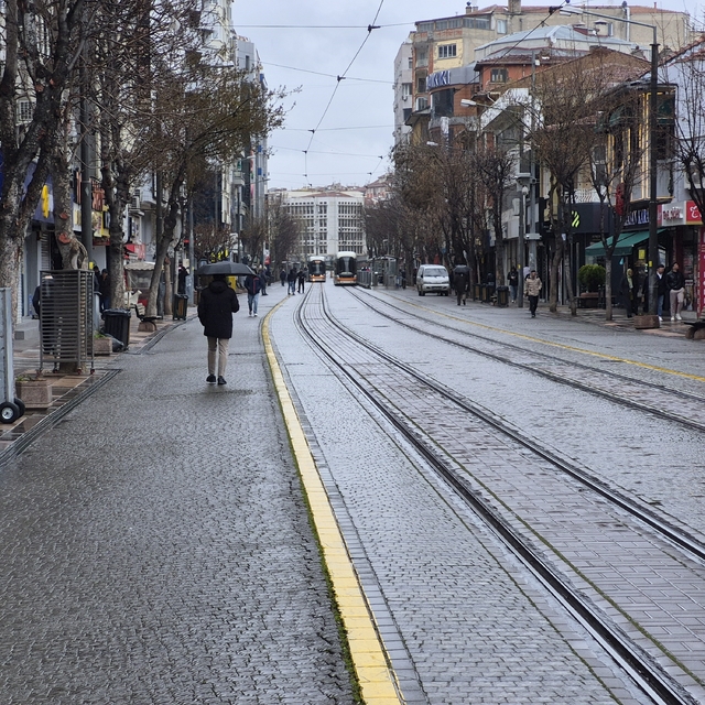 Bayramın 2'nci günü kent meydanı sessizliğe büründü