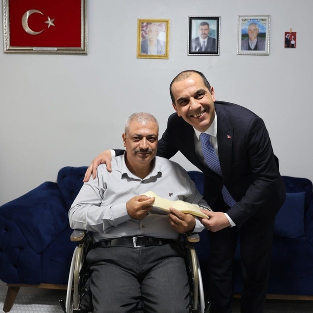 Vali Taşolar, Gazi Engenç'i ziyaret ederek bayramını tebrik etti