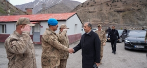 Hakkari Valisi’nden jandarmaya moral ziyareti