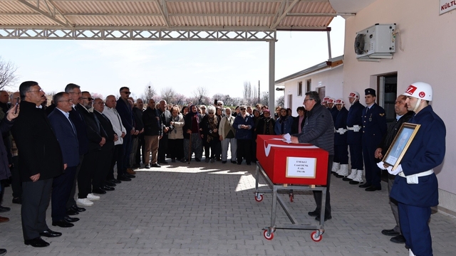 Cesedi tıp eğitiminde kullanılan emekli albay Amasya'da son yolculuğuna uğurlandı
