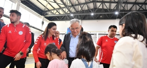 Başkan Büyükkılıç, Sevgi Evleri'nde düzenlenen bayramlaşmaya katıldı