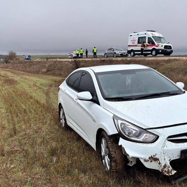 Bilecik'te ıslak yol kazaya neden oldu: 2 yaralı