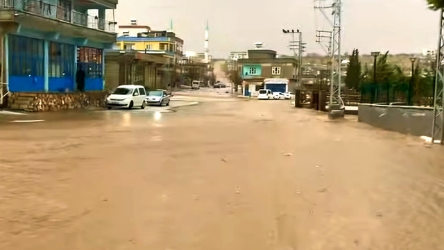 Araban Elif Mahallesi'nde sağanak etkili oldu