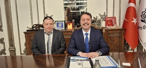 Beypazarı Belediye Başkanı Kasap vatandaşlarla bayramlaştı