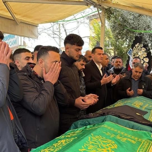 Silahlı saldırı sonucu hayatlarını kaybeden kardeşler son yolculuğuna uğurl...