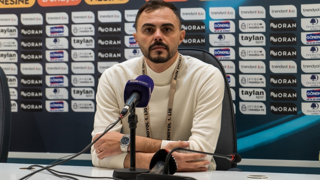 Manisa FK-Sivasspor maçının ardından
Manisa FK Teknik Direktörü Ahmet Pektaş:
"Milli takım arasını iyi değerlendirmek istiyoruz"
Sivasspor Teknik Direktörü İsmet Taşdemir:
"Taraftarımıza çifte bayram yaşattığımız için mutluyuz"