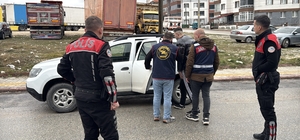 Kütahya'da 2 grup arasında çıkan kavgada 2 kişi silahla yaralandı