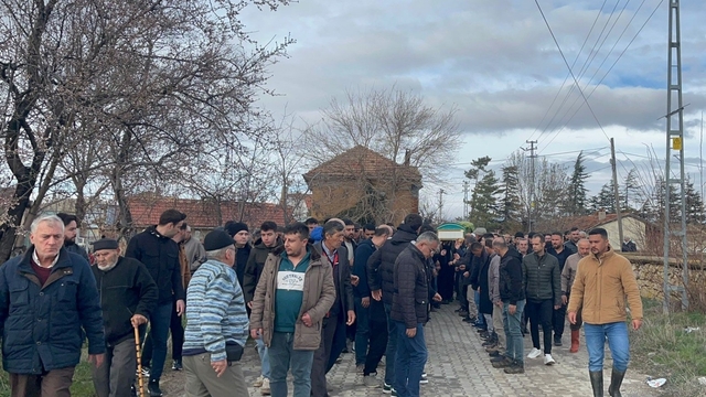 Antalya'daki silahlı kavgada ölen genç toprağa verildi