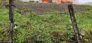 Garajda çıkan yangında 6 araç yandı