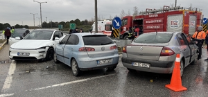 Edirne'de 3 aracın karıştığı kazada 2 kişi yaralandı