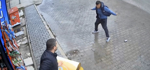 Tekel bayisinde taşlı sopalı kavga kamerada