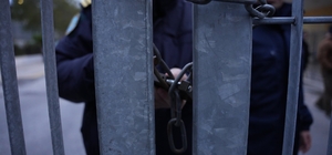 Midilli Adası’nda mahsur kalan Türk turisler yurda döndü