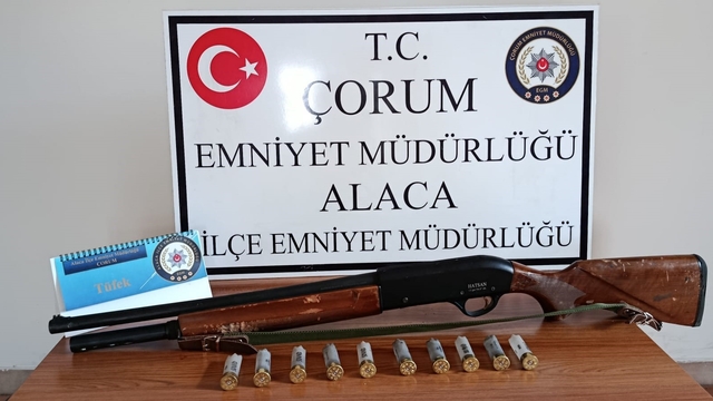Çorum'da evinin penceresinden ateş açan şahıs polisleri harakete geçirdi