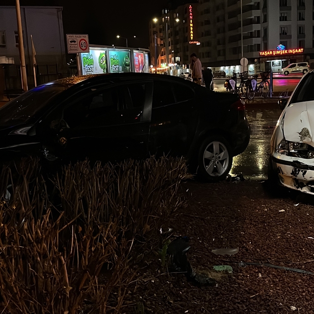 Konya'da otomobiller çarpıştı: 2 yaralı