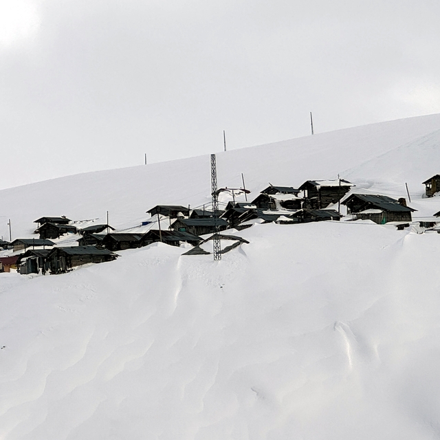Ardahan ile Artvin arasındaki yaylalar karla beyaza büründü