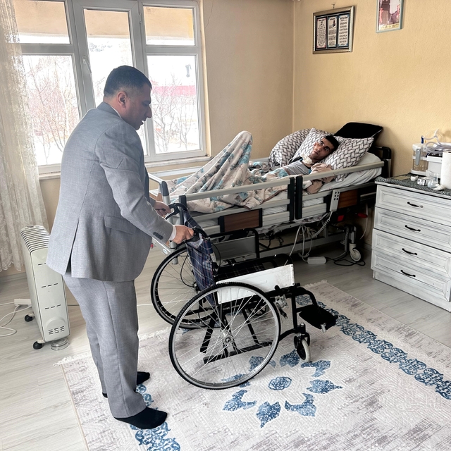 Muradiye ilçesinde anlamlı bayram hediyesi