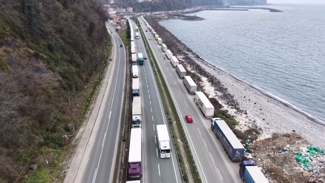 Kafkasya'ya açılan kapıda bayramda yoğunluk