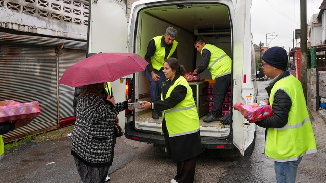 Tarsus'ta bayram sofrası evlere taşındı: 15 bin kişiye ulaşıldı