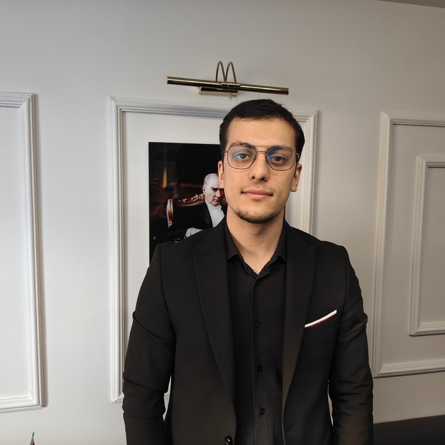 Düğün takısı 'örtülü' borç ilişkisine dönebilir
Avukat Tevfik İmamoğlu: "Ge...