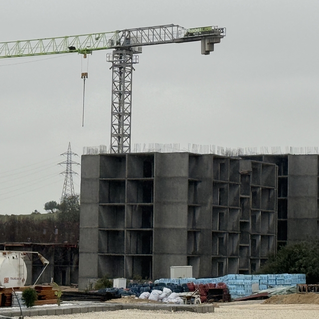 TOKİ konutları Tarsus'ta yükselmeye başladı