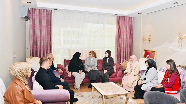 Milletvekili Ölmeztoprak'tan şehit ailesine bayram ziyareti