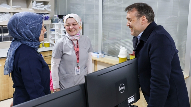 Vali Sözer Ramazan Bayramı'nın son günü hastane ve huzurevi ziyaretinde bulundu