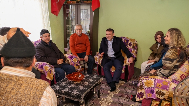 Vali Sözer'den şehit ailesine bayram ziyareti