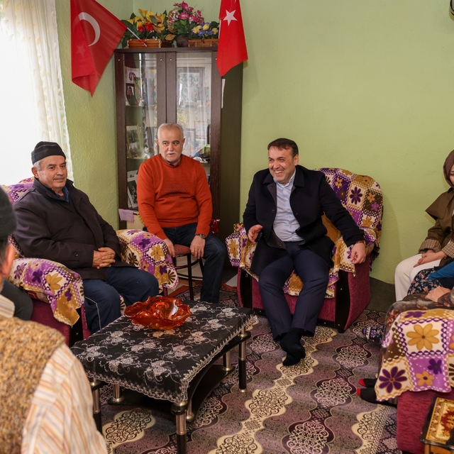 Vali Sözer'den şehit ailesine bayram ziyareti