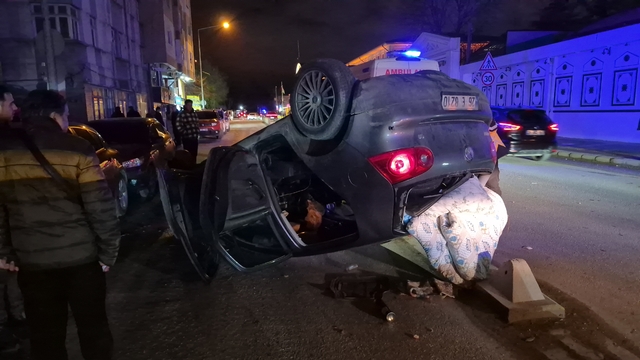 Eskişehir'de devrilen otomobilin sürücüsü yaralandı